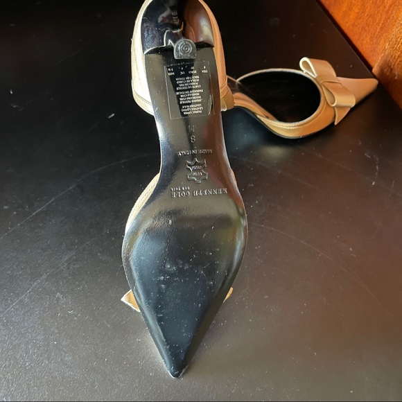 Kenneth Cole made in Italy satin bow pumps - Picture 4 of 8